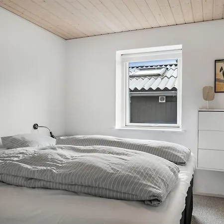 Bedri - 800m From The Sea By Interhome