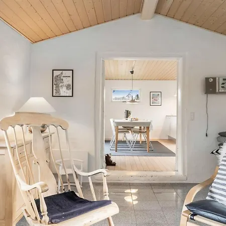 Bedri - 800m From The Sea By Interhome